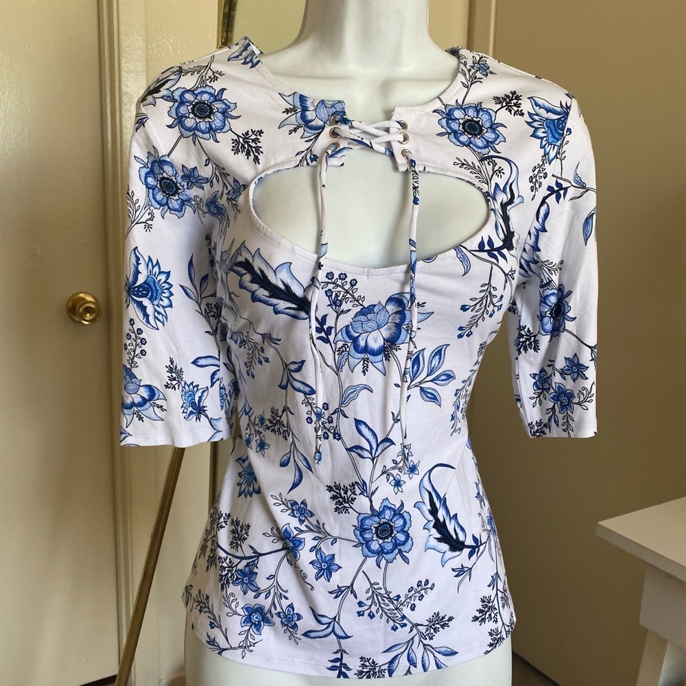 GUESS top